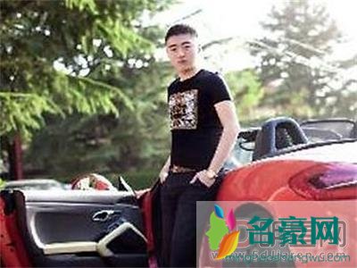 崔阿扎和小洲关系 小洲和阿扎连麦视频简介