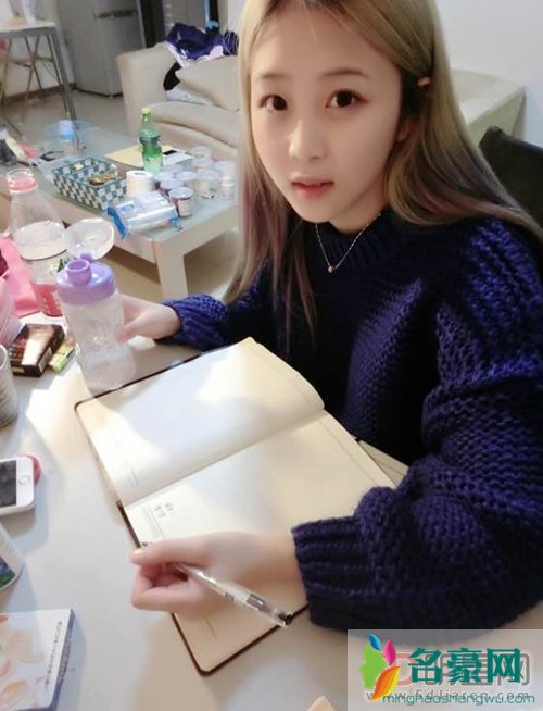 蓝妹为什么骂晶哥炫迈 晶哥哥和炫迈妹儿吵架闹翻又是怎么一回事