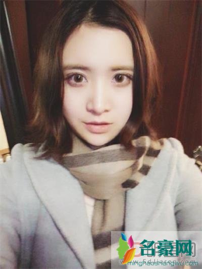 陈一发儿羞耻30秒怎么了什么梗 陈一发直播时表情不对感觉下面有人