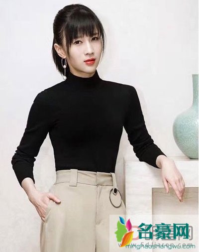 papi酱第一个原创火的视频 papi酱为芭莎拍的写真