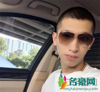 乞丐哥打狗磊可打起来 石家庄狗磊被砍录像