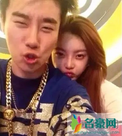 崔阿扎幕后男友是谁 崔阿扎声音怎么这么粗