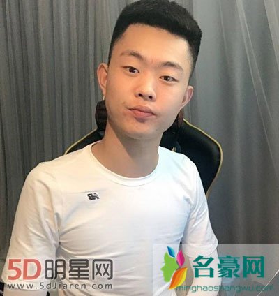 快手巴扎黑脖子上英文纹身是什么意思 锦州巴扎黑是黑社会吗