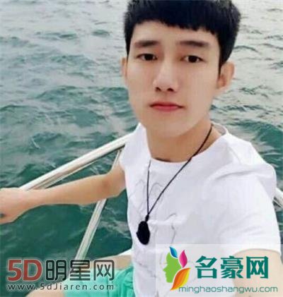 阿哲承认睡了小损样 小损样和阿哲睡的图片是真的吗