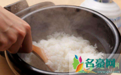 米饭煮稀了怎么让它干 米饭加水比例是多少