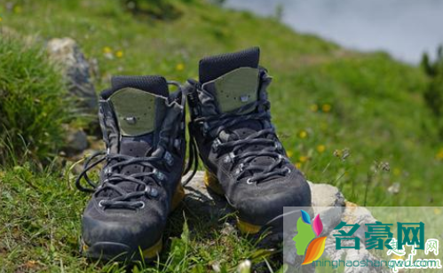 登山鞋可以在雪地穿吗 登山鞋可以在生活中穿吗1