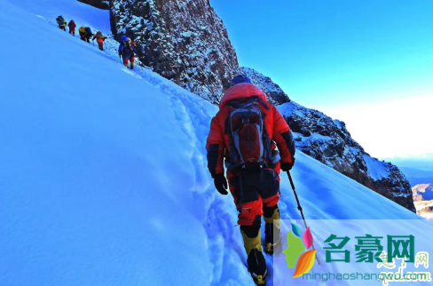 登山鞋可以在雪地穿吗 登山鞋可以在生活中穿吗3