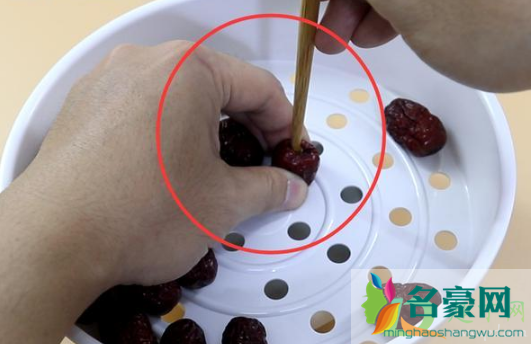 奶枣没有吸管怎么去核2