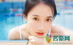 不害臊的姑娘拍了一组性感写真 朋友圈私密处设为