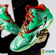 红配绿赛狗屁啥意思由来是什么 红蓝配色的圣诞球