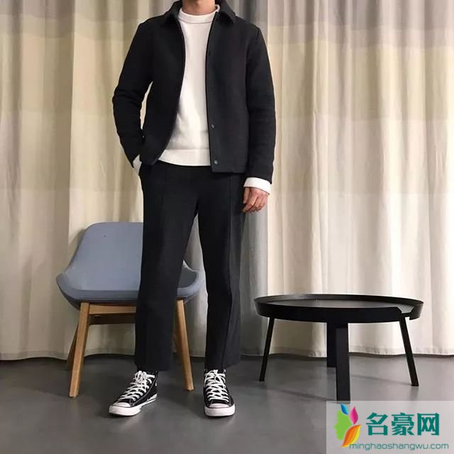 黑裤子怎么搭配出高级感 黑裤子配什么上衣什么鞋