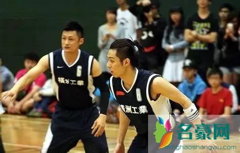 周柏豪穿衣搭配解析 周柏豪Pakho同款衣服配饰一览