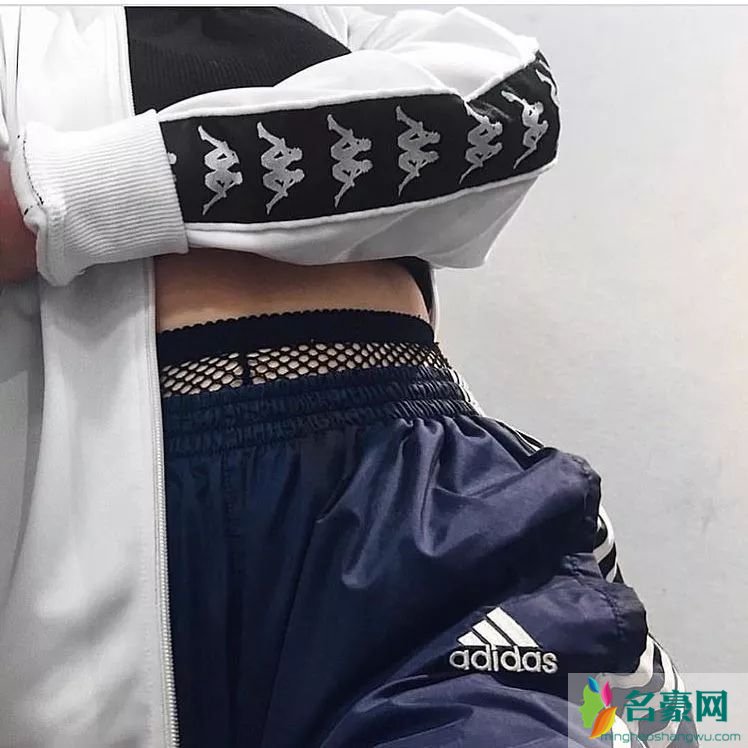 运动套装“校服”怎么穿搭 运动套装为什么又这么火