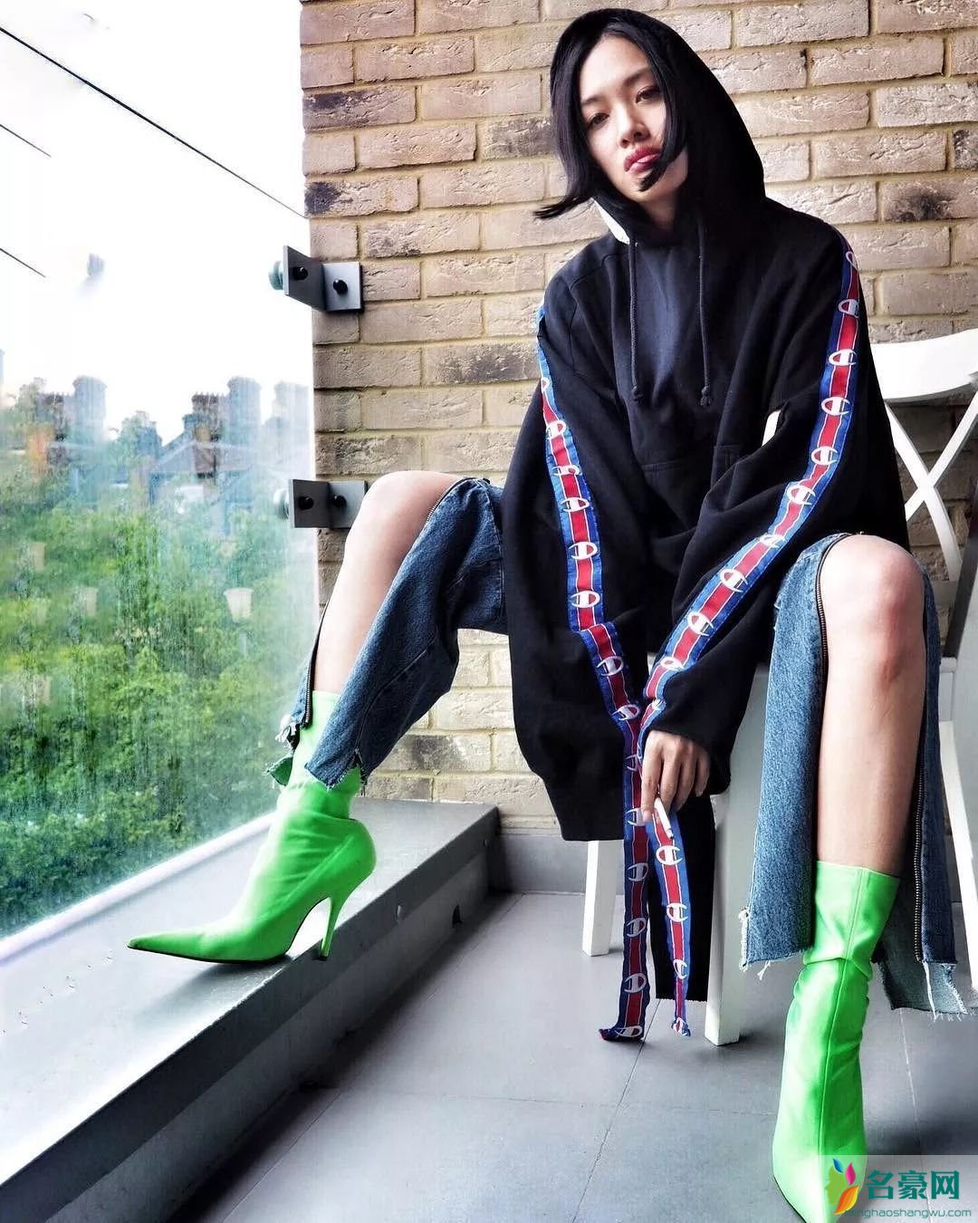 运动套装“校服”怎么穿搭 运动套装为什么又这么火