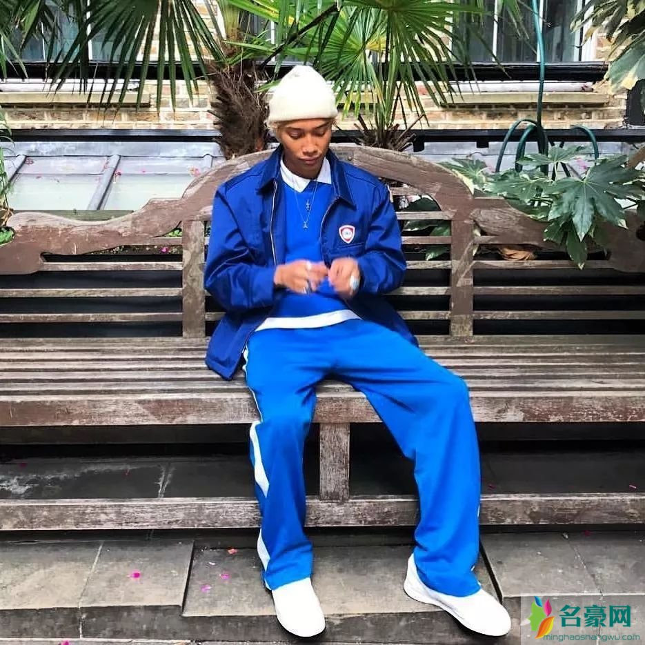 运动套装“校服”怎么穿搭 运动套装为什么又这么火