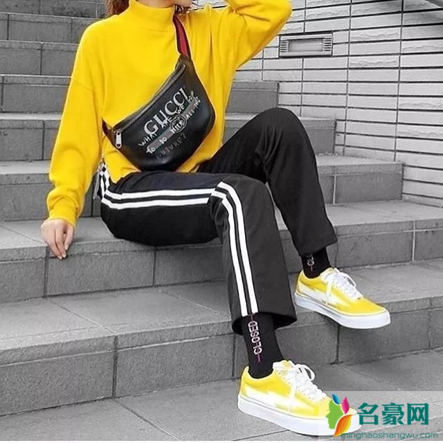 运动套装“校服”怎么穿搭 运动套装为什么又这么火