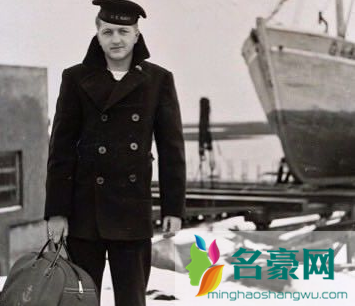 男士怎么挑选大衣 根据身材来挑选大衣的方法