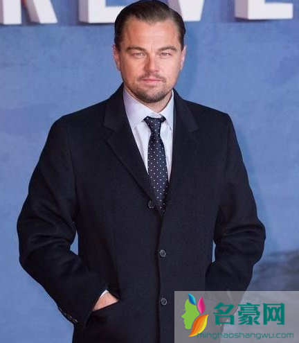 男士怎么挑选大衣 根据身材来挑选大衣的方法