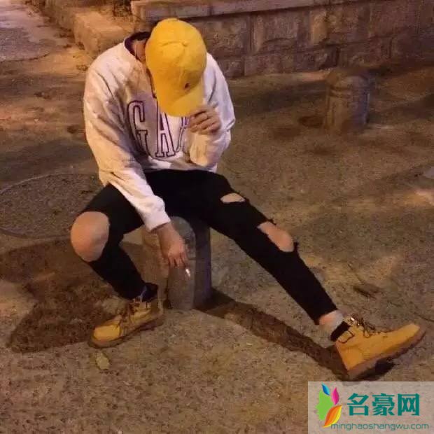 TImberland大黄靴怎么搭配 TImberland大黄靴配什么裤子 怎么穿好看