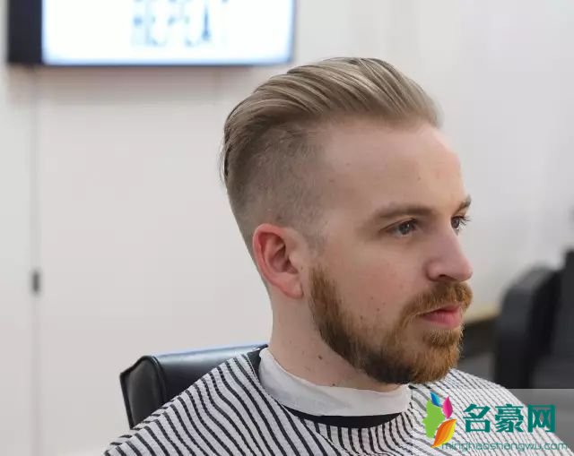 男生发际线高适合什么发型 高发际线M字额头怎么挑发型