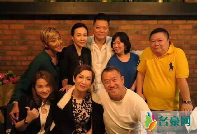 男生发际线高适合什么发型 高发际线M字额头怎么挑发型