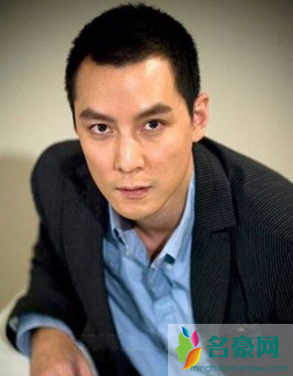 男生发际线高适合什么发型 高发际线M字额头怎么挑发型