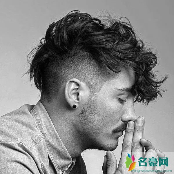 男生发际线高适合什么发型 高发际线M字额头怎么挑发型