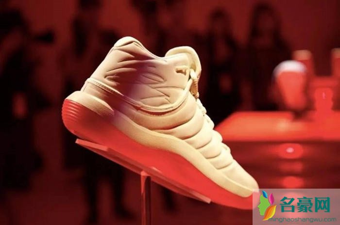 篮球鞋红色配色有哪几种 红色篮球鞋要怎么搭配