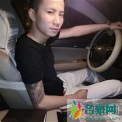kk哥打高迪视频照片 mc高迪下跪kk哥