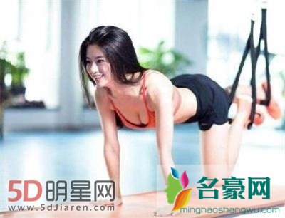 腾讯直播小溢大腿事件 腾讯nba女主播小溢丝袜内裤露底照