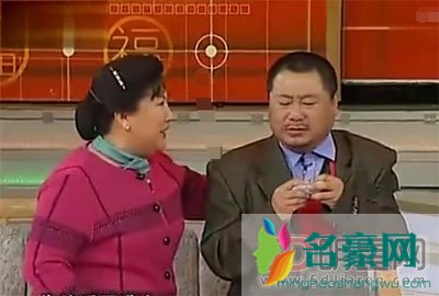 范伟老婆杨宝玲照片 妻子漂亮贤惠幸福的一家人孩子也错不了