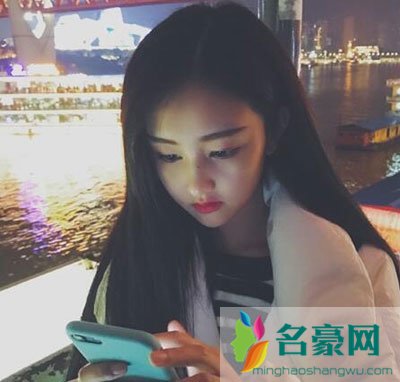 主播们的心酸成名梦:性交易+吸毒+造人+赌博+炫富打架谩骂等无所不用其极