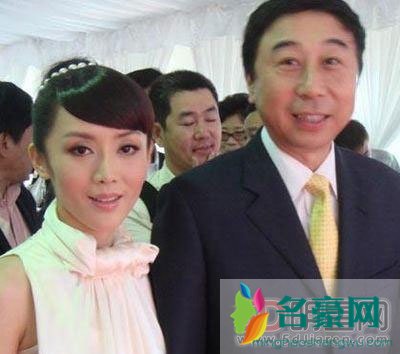 冯巩有几个孩子 还是喜欢冯巩绝对有幽默感的男人