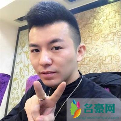 老利因为什么骂韩士博 豆姐韩士博和利哥闹掰原因