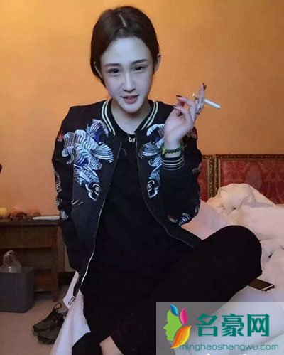 黑暗萝莉双眼皮是哪种 黑暗萝莉大美整容前后照片