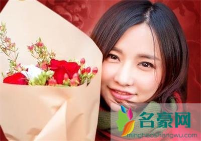 电竞主播miss主播签约1亿真假 miss主播年收入身价多少