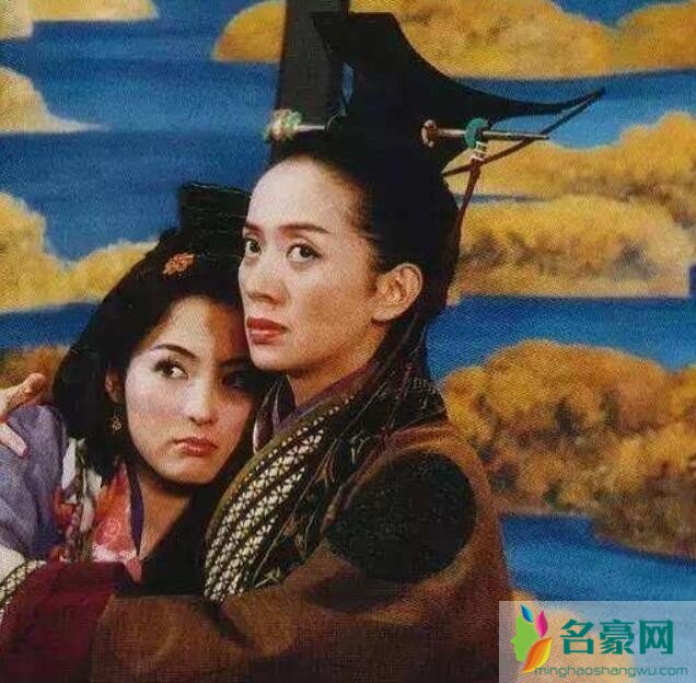 张柏芝晒梅艳芳合照