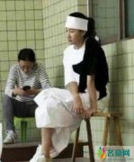 王宝强女友正面照 身材高挑被村民赞赏好相处