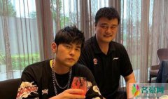 周杰伦姚明聚餐 两人面带微笑气氛融洽