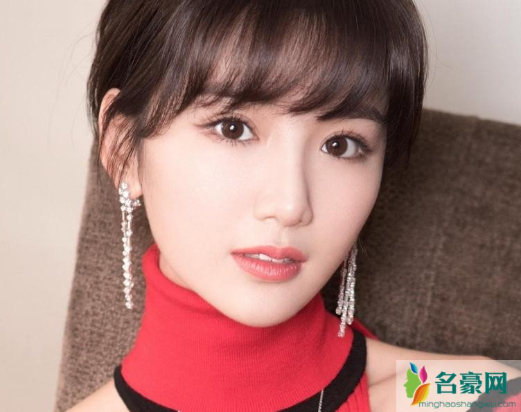 毛晓彤照片