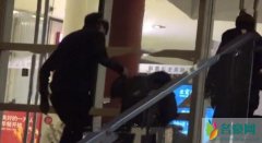 陈羽凡与儿子同框 陈羽凡一身黑色装扮十分低调