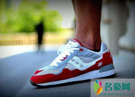 布鲁克斯和索康尼哪个牌子好 Brooks和Saucony对比