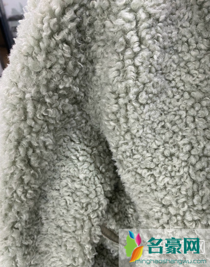 摇粒绒为什么这么暖和 摇粒绒为珊瑚绒哪个暖和