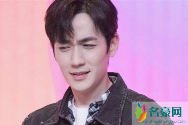 喜欢上高冷的男生怎么办 怎样与高冷的男生相处