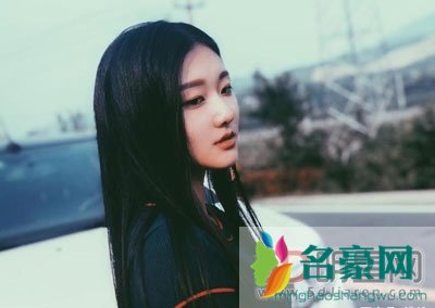 杨幂怎么签约的袁雨萱 要演技没演技要颜值没颜值的还那么狂傲