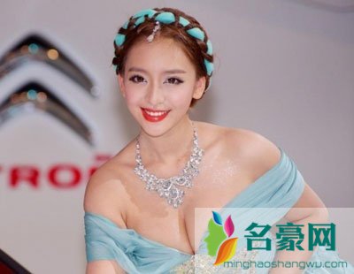 韩盼盼吴雨婵车展真空露乳头大秀好身材 吴雨婵广州车展包臀裙图片
