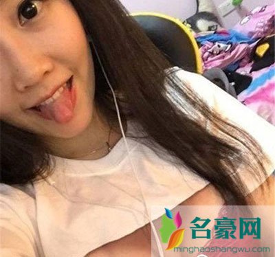 ＂冯提莫160万一炮打赏事件真假揭秘 伴随的＂＂吃精门＂＂又是怎么一回事＂