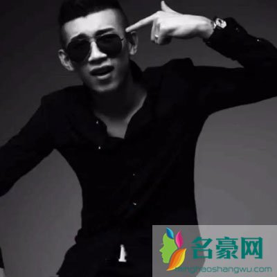 天佑跟yy签了几年合同 天佑和yy的合同什么时候到期