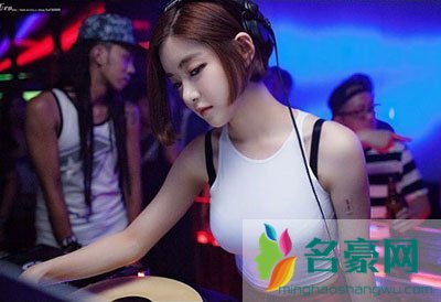 中国大胸抖胸第一人叫什么名字 国内抖胸美女排行榜