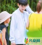 王源台下越来越冷漠? 能感受到他其实是个暖男很会